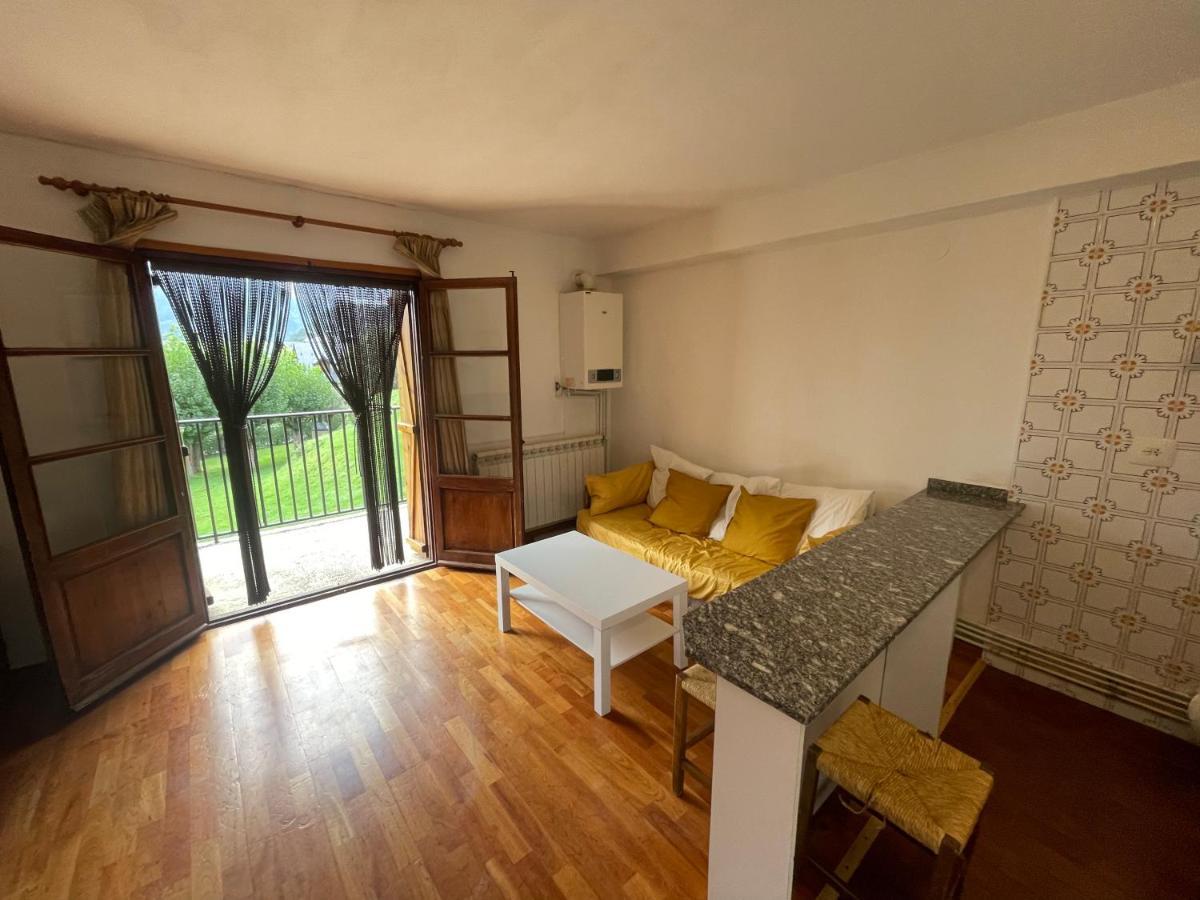 Apartamento Con Espectacular Terraza Escarrilla Luaran gambar