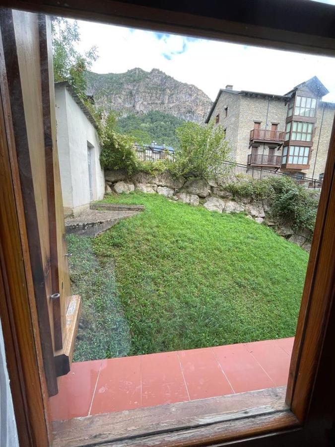 Apartamento Con Espectacular Terraza Escarrilla Luaran gambar