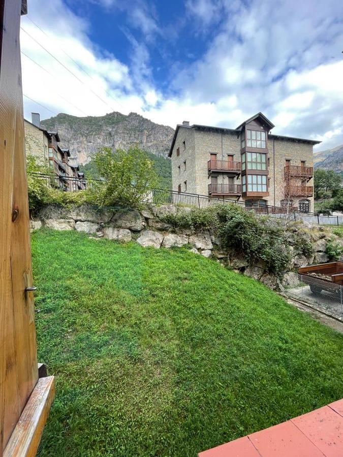 Apartamento Con Espectacular Terraza Escarrilla Luaran gambar